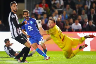 Adrián López só tinha marcado uma vez pelo FC Porto, em 2014: em Vila Real, na 3ª eliminatória da Taça da Portugal, marcou quatro vezes
