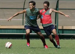 João Coimbra (à esquerda) com João Moutinho, num treino da seleção.