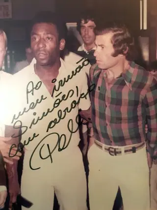 Simões (à direita), com Pelé