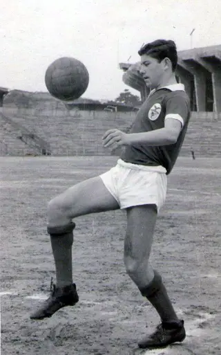 António Simões quando era júnior do Benfica