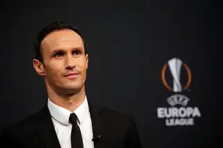 “Nunca fui sociável. Era calado, fingia que bebia vinho para não me chatearem. Os meus colegas ouviam música, eu rezava antes do jogo”