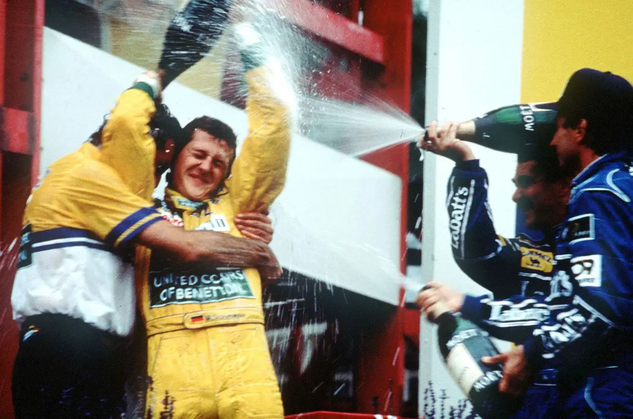 O sabor do champagne chegou na temporada a seguir, no mesmo palco da estreia na F1: Spa Francorchamps, em agosto de 1992. Nigel Mansell e Riccardo Patrese completaram o pódio