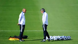 José Morais conversa com Mourinho durante um treino do Real Madrid