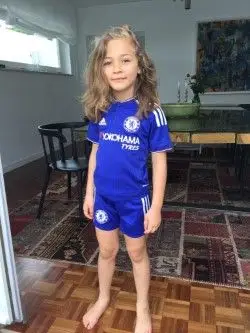 Sophie, oito anos, a filha mais nova de José Morais