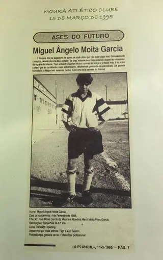 Miguel Garcia guardou o primeiro recorte de jornal em que falam de si