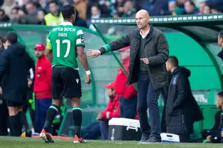 Keizer admite chegada de mais reforços para Sporting: "Sempre que existir oportunidade de contratar um jogador vamos querer aproveitar"