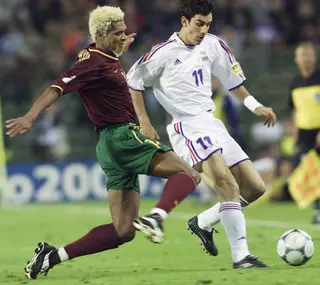 Abel Xavier no jogo da meia final do Euro 2000, com a França