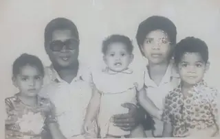 Abel Xavier (à direita) com os pais e irmãs