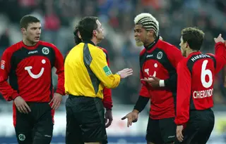 Abel Xavier durante um jogo pelo Hannover 96