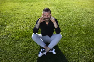 Jorge Ribeiro no relvado do Farense, no dia da entrevista a Tribuna