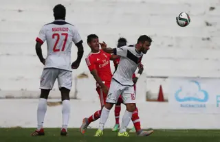Jorge Ribeiro (a cabeçear a bola) também passou pelo Atlético CP