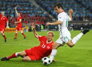 Jorge Ribeiro (à direita) durante o jogo com a Suíça na fase de grupos do Euro 2008