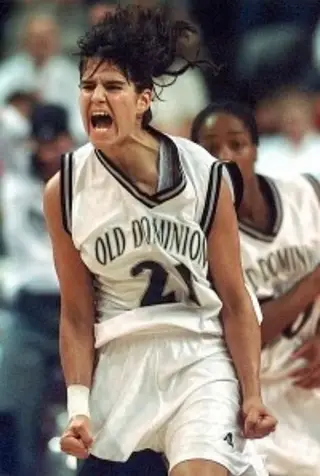 Ticha Penicheiro durante um jogo da equipa da Universidade de Old Dominion, dos EUA