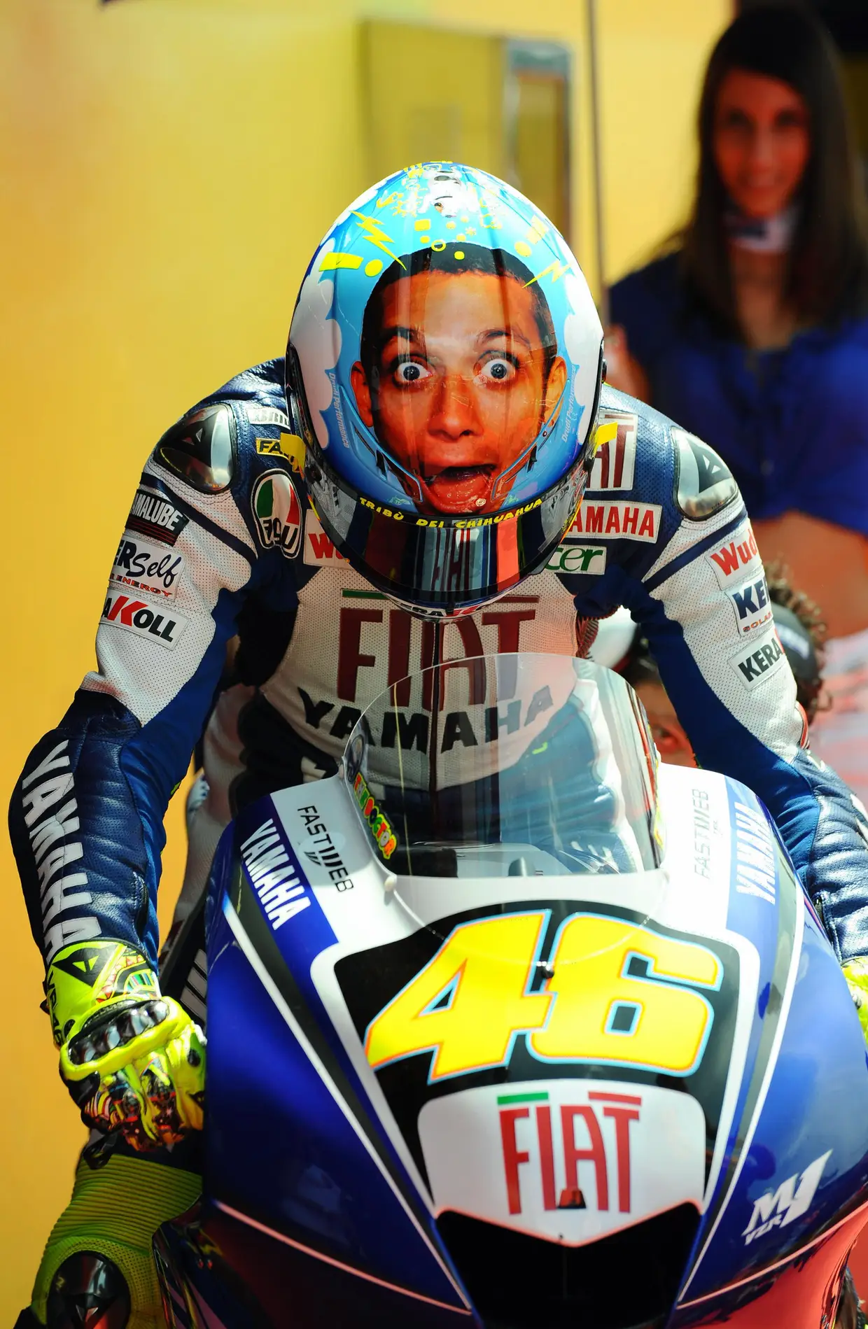 Com um capacete especial para o GP Itália de 2008