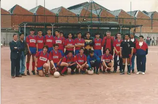 A equipa do Trofense. Gaspar é o 3º jogador em pé à esquerda