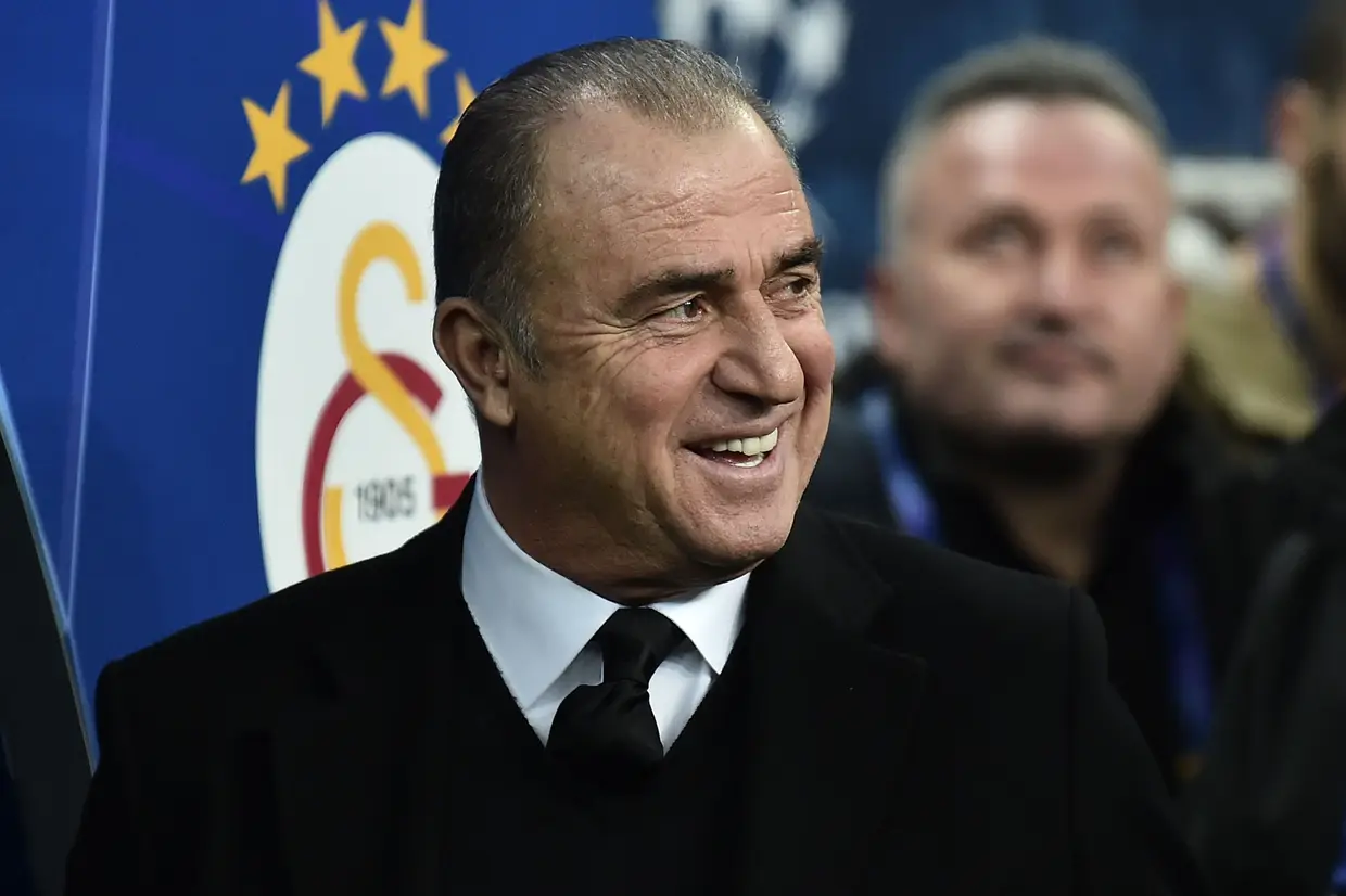 Ora aqui está um caso de paixão: Fatih Terim vai no seu 4.º período como treinador do Galatasaray. O primeiro foi entre 1996 e 2000, o segundo entre 2002 e 2004, o terceiro entre 2011 e 2013, para voltar ao clube de Istambul em 2017