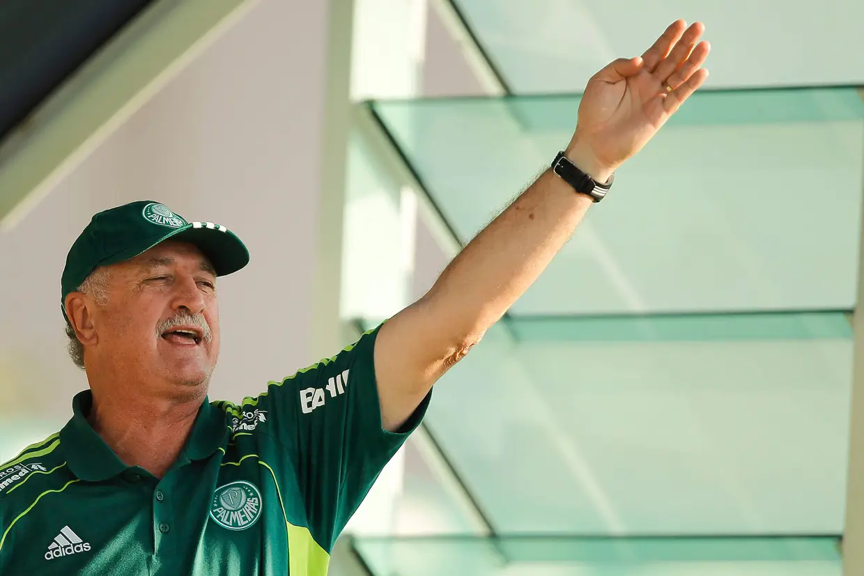 Luiz Felipe Scolari está pela 3.ª vez no Palmeiras. A primeira foi entre 1998 e 2000, a segunda entre 201 e 2012 e voltou a assumir o clube paulista em 2018, para se sagrar campeão do Brasileirão