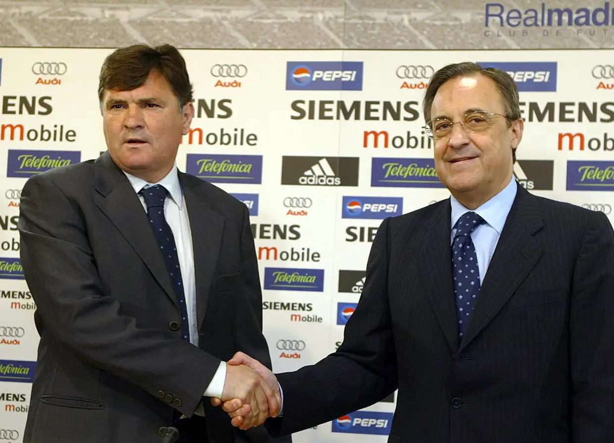 Em 1998, José António Camacho chegou ao Real Madrid para abandonar o cargo apenas 22 dias depois, por desentendimentos com a direção. Voltaria em 2004 e as coisas não correram melhor: saiu do cargo ainda em setembro, devido aos maus resultados. O espanhol esteve também por duas vezes no Benfica: entre 2002–2004 e depois em 2004, após sair do Real Madrid pela segunda vez