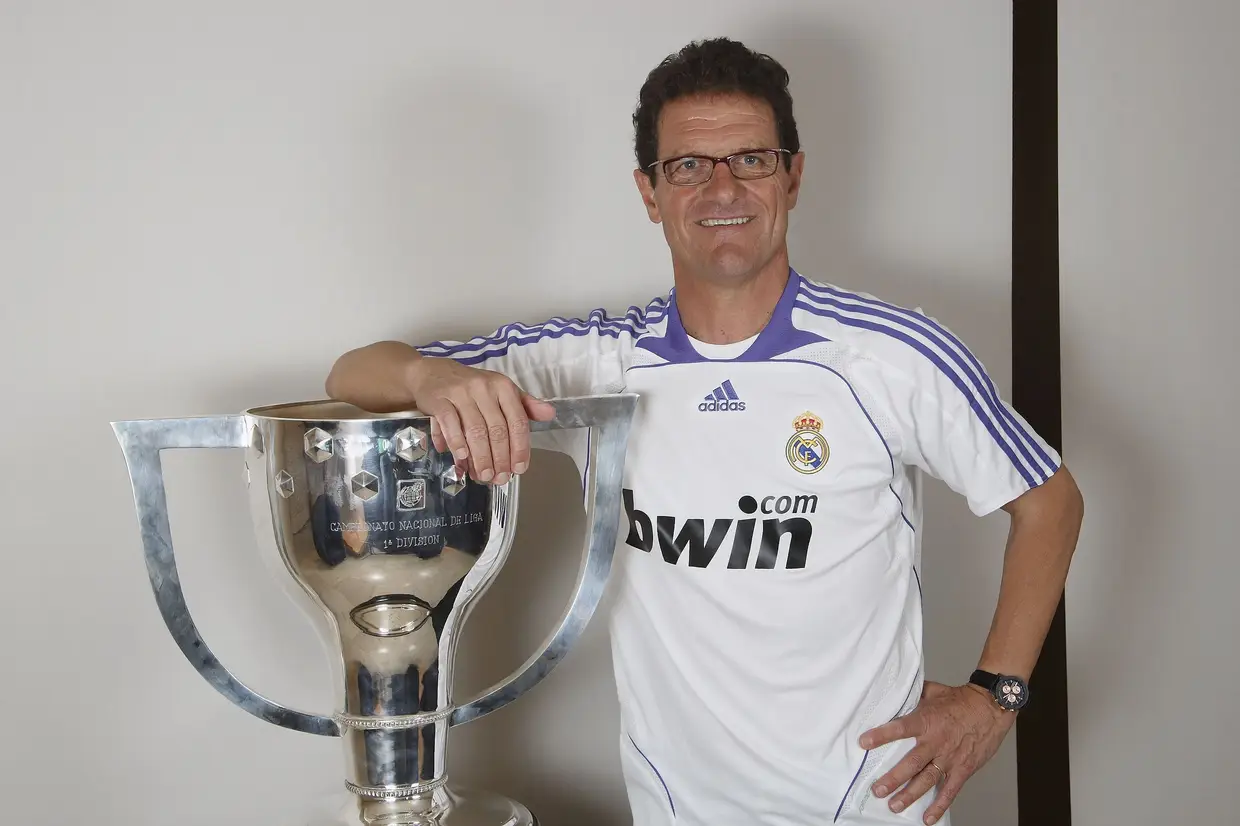 Fabio Capello chegou ao Real Madrid em 1996/97 para ser campeão nessa mesma época. Apesar do sucesso, saiu do clube por desentendimentos com a direção. Voltaria em 2006/07 e a história repetiu-se: foi campeão, mas saiu logo de seguida, por o seu estilo defensivo não agradar