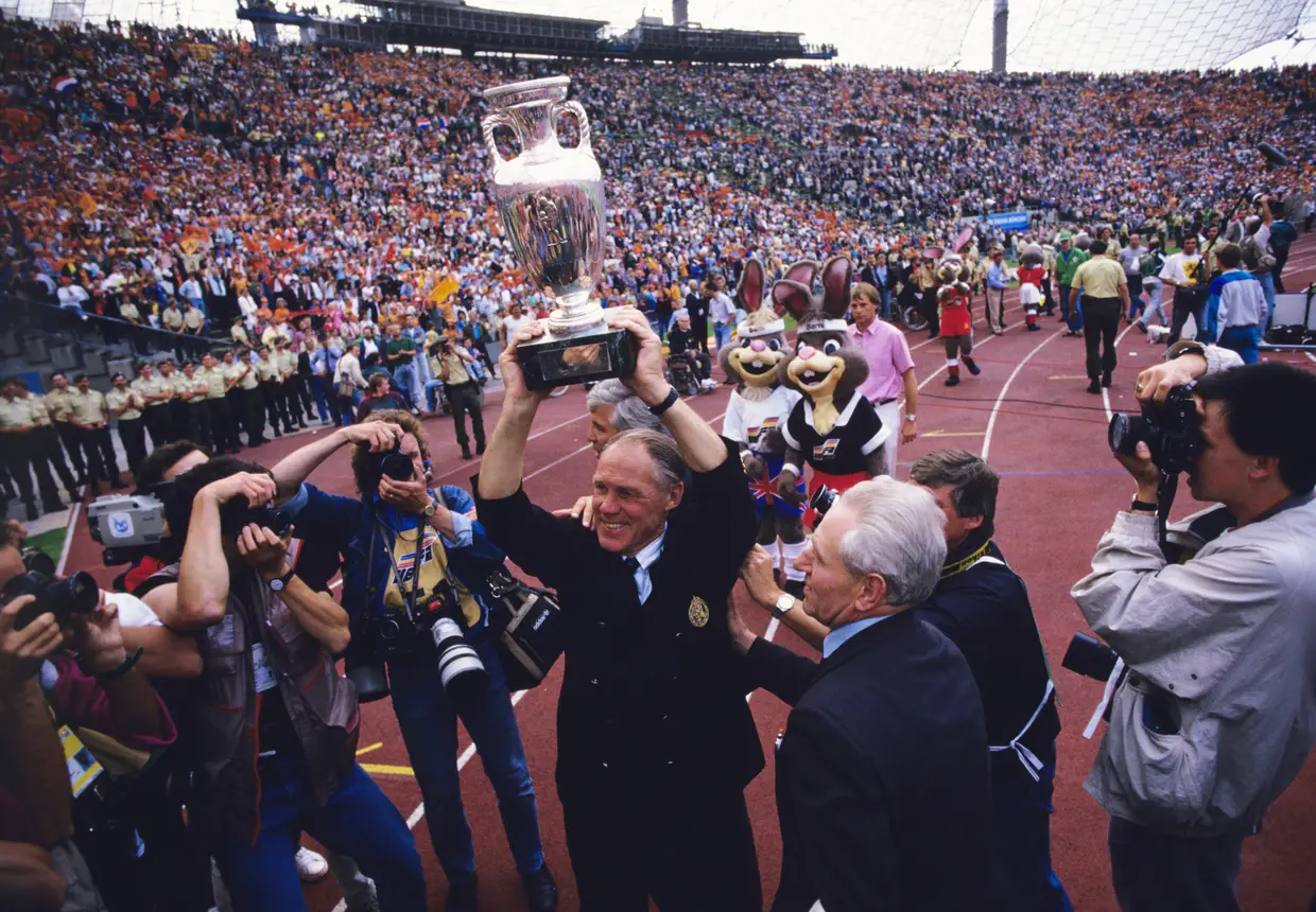1. Rinus Michels