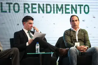 Sérgio Sousa, diretor da Sporting TV, e Hugo Silva, treinador de voleibol do Sporting
