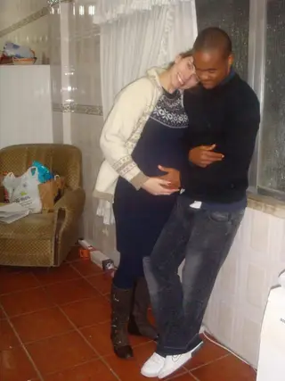 Meyong com a mulher, Teresa, já grávida da primeira filha