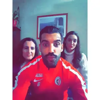 Bruno Simão com a mãe e a irmã