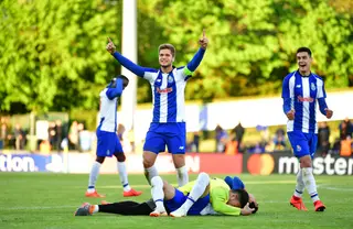 Diogo Queirós e Diogo Leite, parceiros no centro da defesa do FC Porto na Youth League