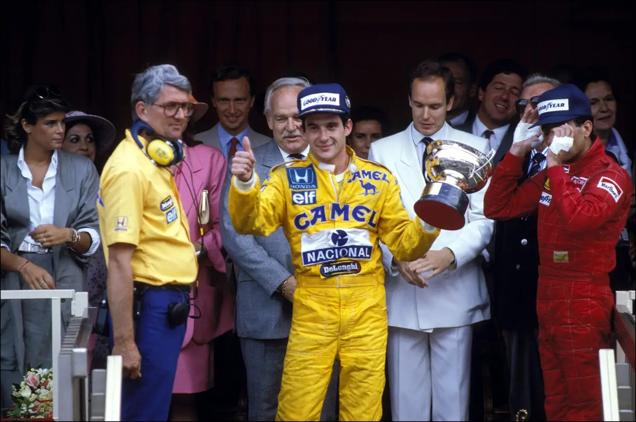 Em 1987, na primeira de seis vitórias no GP Mónaco. Ainda hoje é recorde
