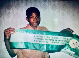 Makukula com 10 anos, altura em que começou a jogar no V. Setúbal