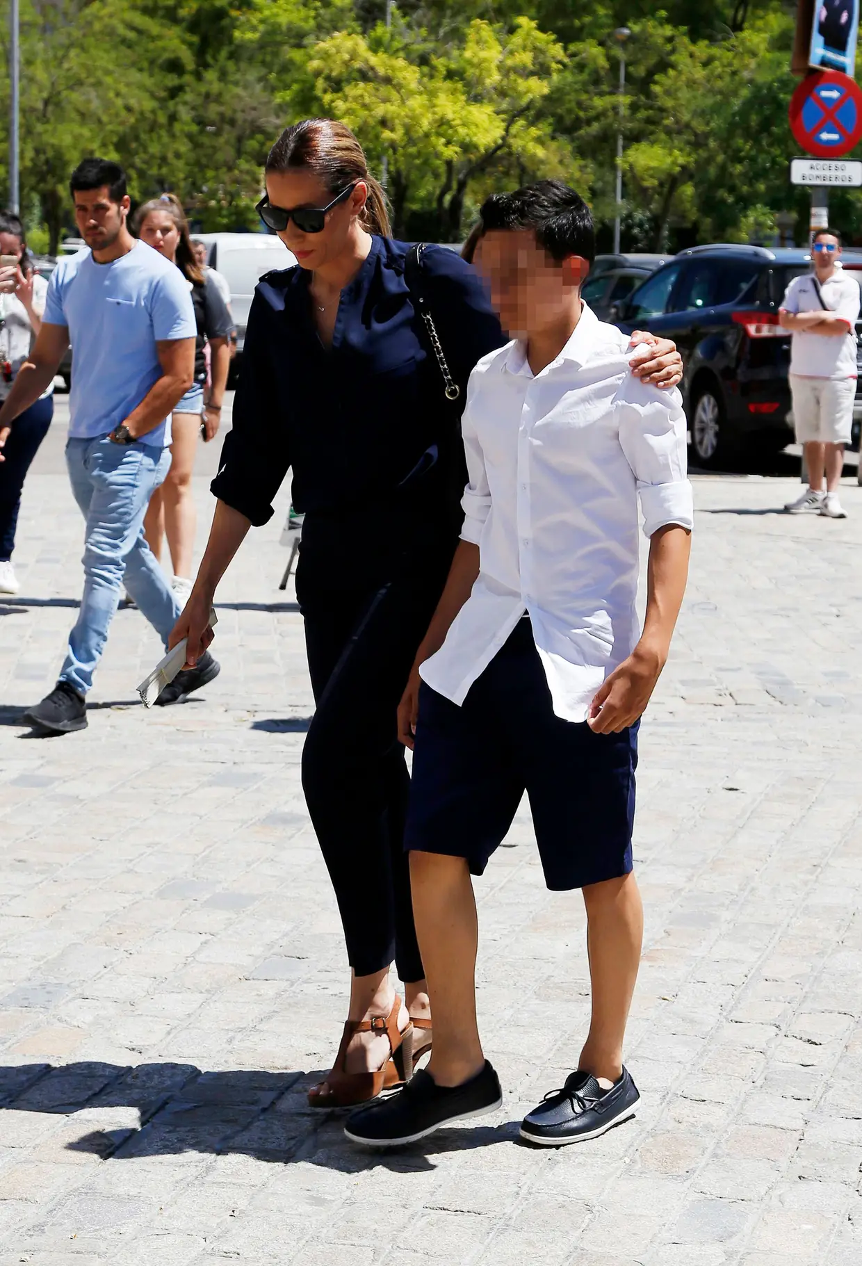 A mulher, Noelia Lopez, e o filho Jose Antonio Reyes Jr.