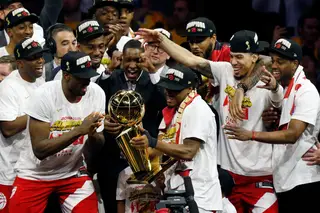 O all in de Masai Ujiri, a SMS de Kawhi Leonard e aquela pontinha de sorte: como é que os Toronto Raptors venceram o seu primeiro título