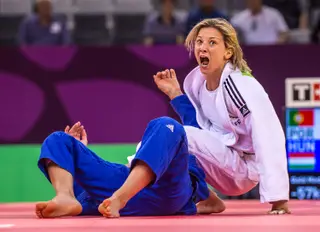 Telma Monteiro, no momento em que garantiu a medalha de ouro na categoria -57 kg nos primeiros Jogos Europeus, em 2015. Agora, em Minsk, vai tentar repetir o feito