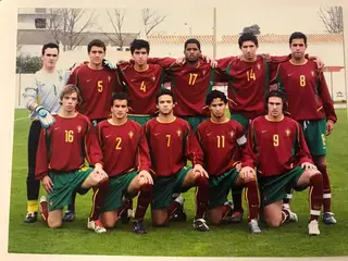 Helder Barbosa com o Nº11, na seleção de sub-18