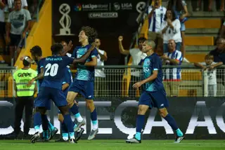 O jovem Fábio Silva festeja efusivamente o golo que marcou frente ao Getafe