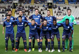 Bruno (à direita) na equipa do Apollon Limassol