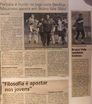 Bruno guarda o recorte de jornal da sua estreia com Mourinho