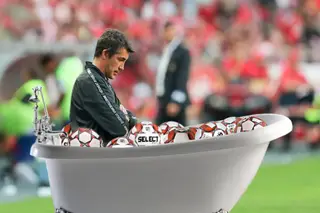 Um belo banho de bola só para Bruno Lage (por Insónias em Carvão)
