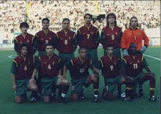 Marco (2º à direita, atrás) na seleção de sub-21