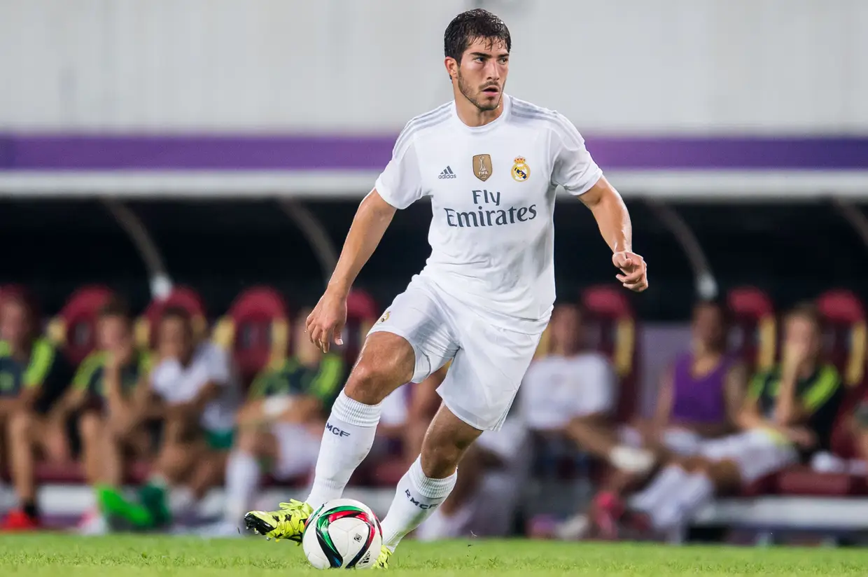 Lucas Silva, médio brasileiro de 26 anos, estava emprestado ao Cruzeiro pelo Real Madrid, mas rescindiu com os espanhóis