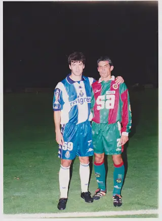 Nélson com o irmão gémeo após um jogo FCP-Marítimo