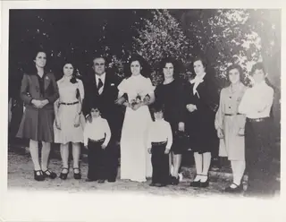 Os pais e sete dos nove irmãos de Nélson no casamento de uma das irmãs