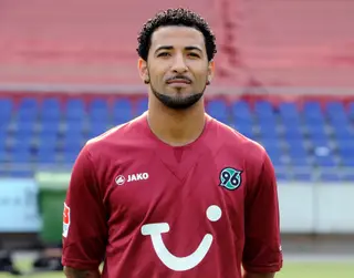 Depois de Basileia, Carlitos ruma à Alemanha para jogar no Hannover 96