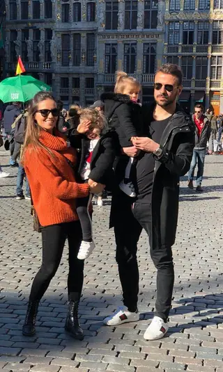 Orlando com a mulher e as filhas num passeio por Bruxelas