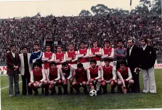 Toni (o 3º jogador em cima a partir da direita) e a sua equipa de juniores do SC Braga.