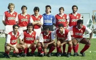 Toni, como capitão de equipa (2º em cima à direita), num dos planteis que integrou no SC Braga