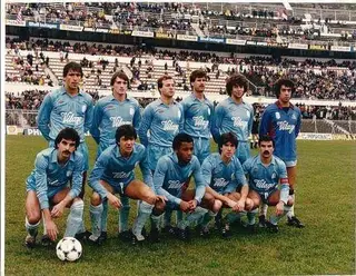 A equipa do FC Vizela da 1ª divisão, antes do jogo com o Benfica. Toni é o 2º em cima à esquerda