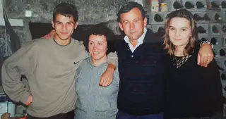 Filipe Teixeira com pais e irmã