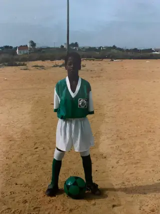 Edinho quando começou a jogar futebol
