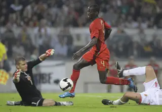Edinho antes de marcar a Malta num jogo de qualificação para o Mundial 2010